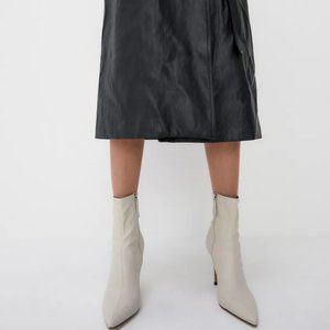 BRAND NEW ZARA ELASTIC HEELED BOOTIES
